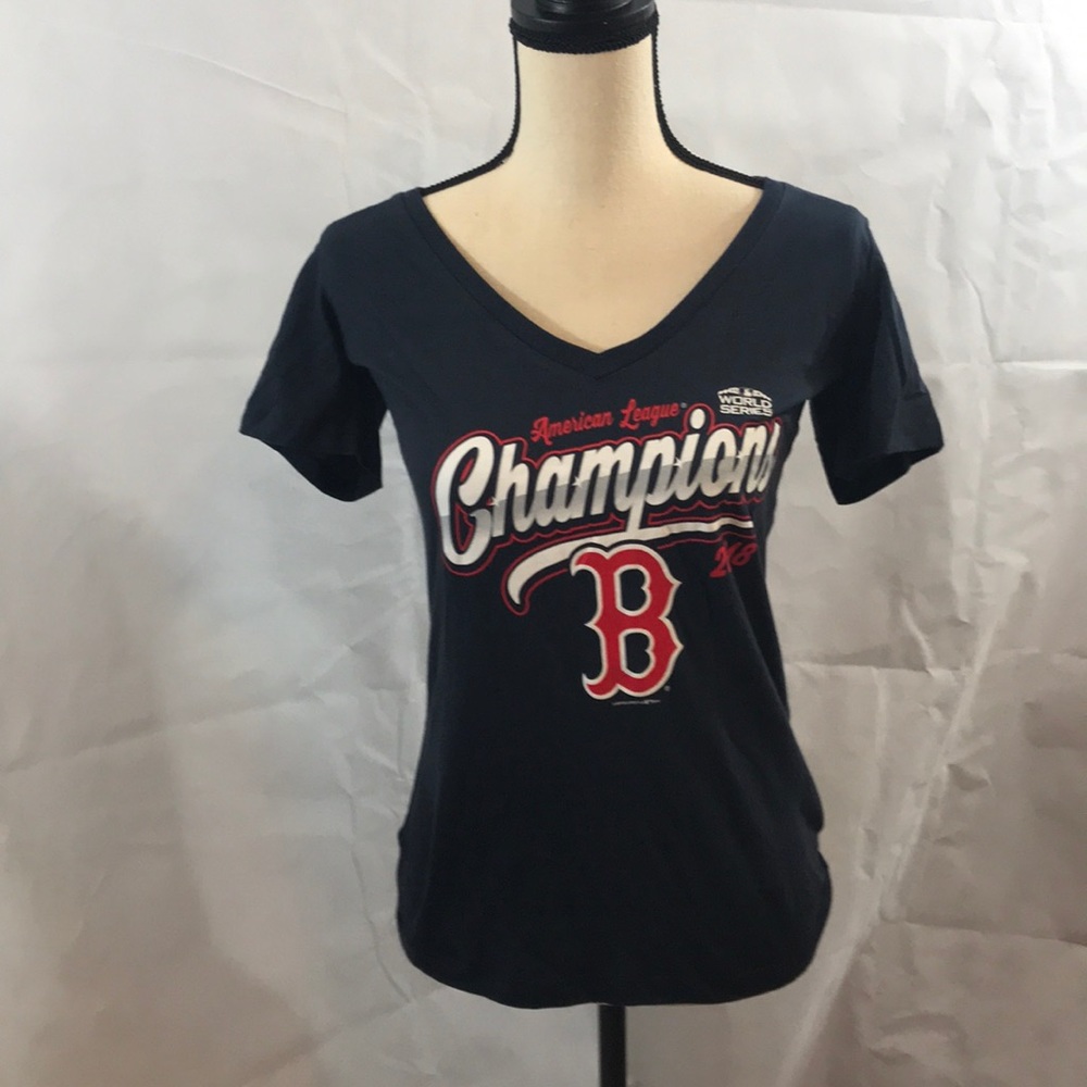 Women’s V Neck Boston Red Sox T-shirt NWT